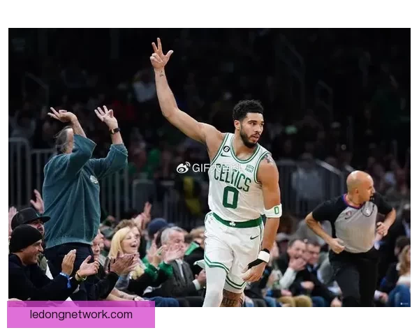 绿军锁定季后赛塔图姆达14000分普里查德三分火力助复仇黄蜂 绿军锁定季后赛塔图姆达14000分普里查德三分火力助复仇黄蜂