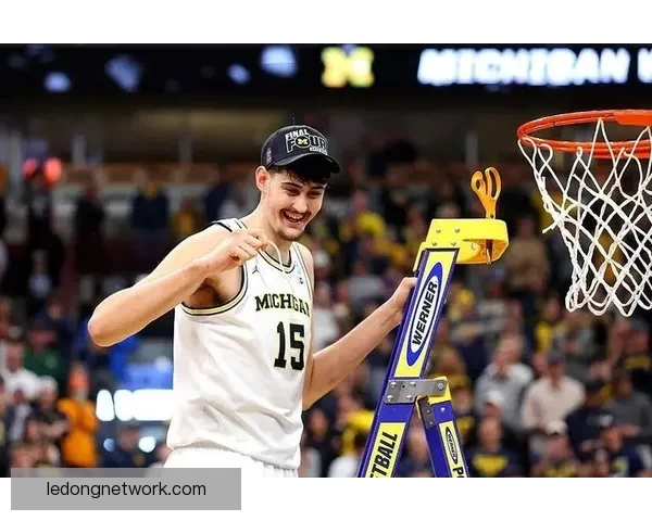 密歇根大学大胜亚利桑那 阿代-玛拉贡献26分9篮板3助攻